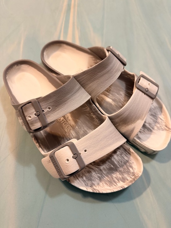 Birkenstock Shoes - Birkenstock White Gray Two-Strap Slide Sandals with Buckles 🌻 size 38 - NWOT